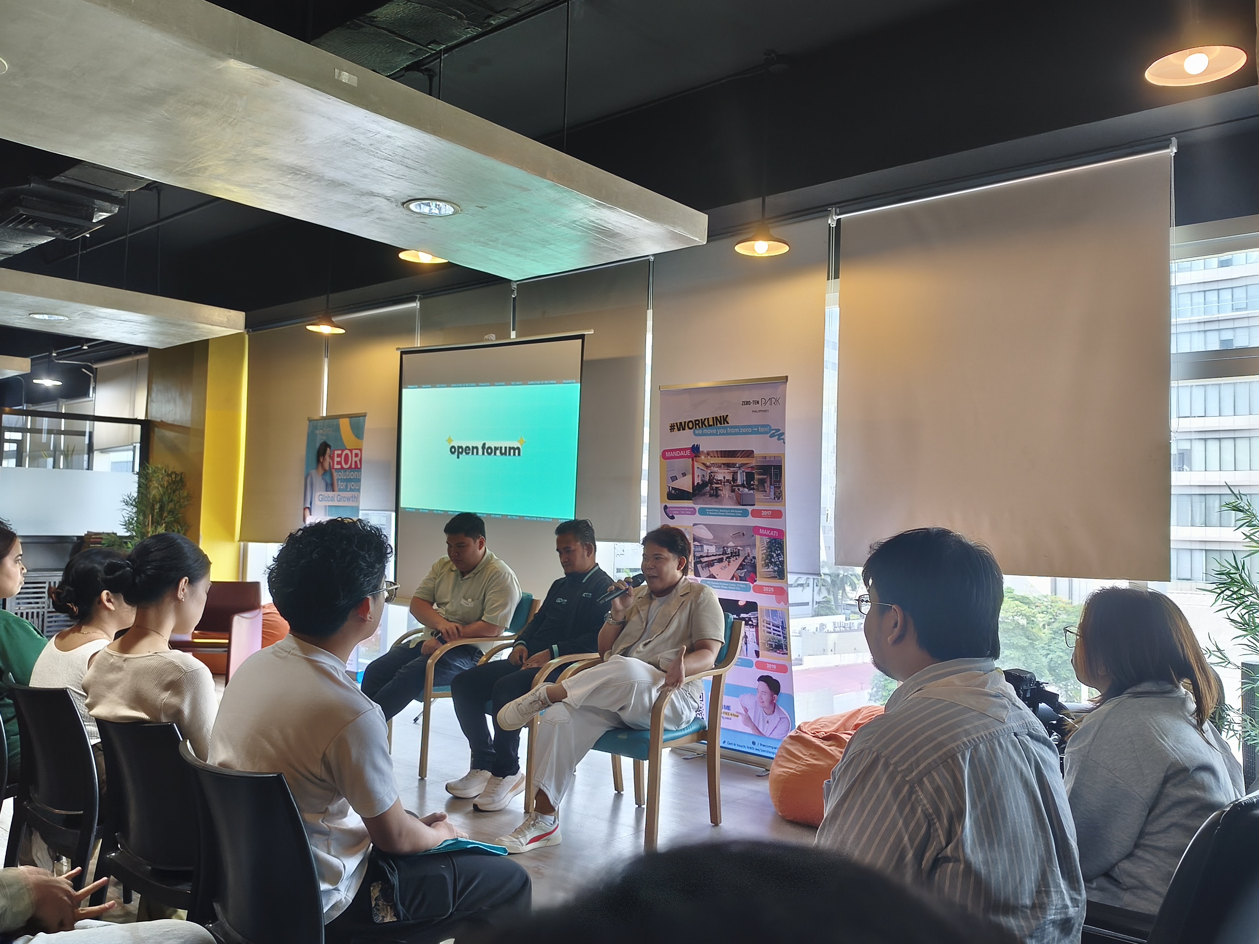 Jemar Elen presenting GoTyme Bank as a reliable service for freelancers at the Zero-Ten Park event